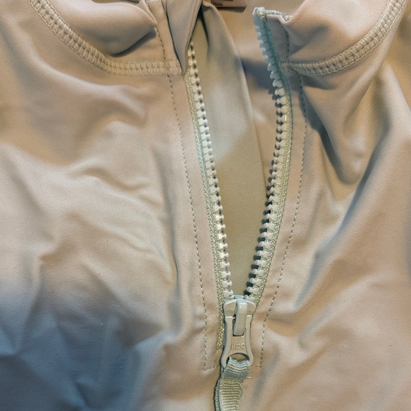 Set of 2 Rugged Butts Rash Guard Tops - Picture 6 of 8